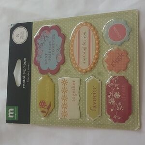 MAKING Memories metal signage friends 8 pc